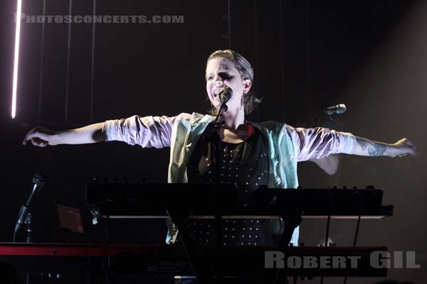 ANNA AARON - 2014-03-22 - PARIS - CentQuatre - Salle 200 - 